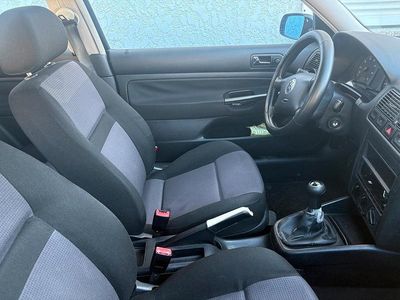 Gebraucht VW Golf IV 75 PS (55 kW) 2001 Schwarz Kleinwagen