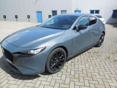 Neu Mazda 3 Homura-Line 140 PS (102 kW) 2026 Polymetal gray Limousine