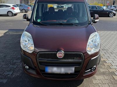 Usata Fiat Doblò 90 CV (66 kW) 2011 Rosso Monovolume