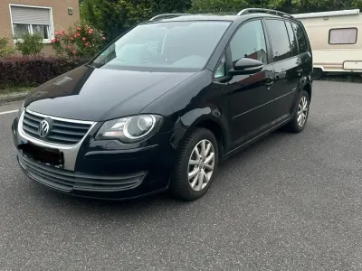Gebraucht VW Touran Freestyle 105 PS (77 kW) 2010 Schwarz Van / Kleinbus