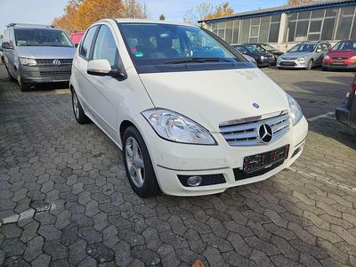 Weiß Gebraucht 2012 Mercedes A170 Avantgarde Limousine | 4.900 €