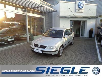 Gebraucht VW Passat 101 PS (74 kW) 1998 Silber metallic Limousine