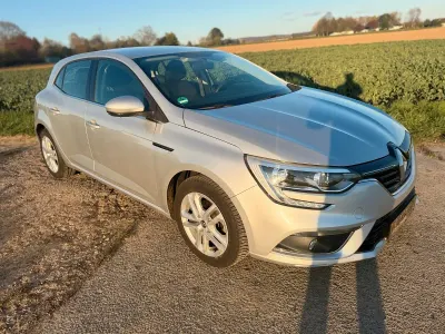 Begagnad Renault Mégane IV Experience 132 HK (97 kW) 2016 Silver Sedan