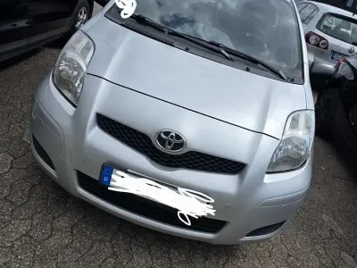 Gebraucht Toyota Yaris Cool 101 PS (74 kW) 2010 Grau Kleinwagen