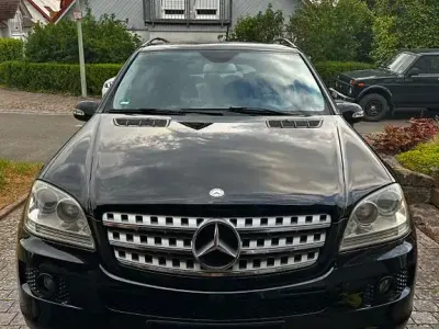 Gebraucht Mercedes ML320 224 PS (164 kW) 2007 Schwarz SUV