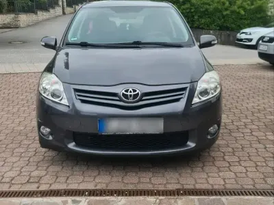 Gebraucht Toyota Auris 99 PS (72 kW) 2012 Grau Kleinwagen