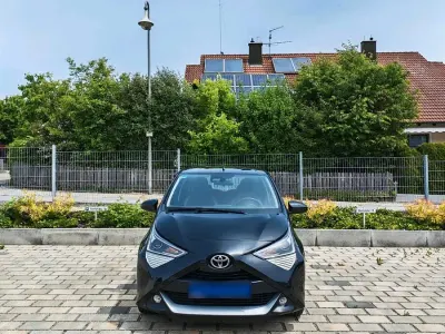 Gebraucht Toyota Aygo 72 PS (52 kW) 2022 Schwarz Kleinwagen