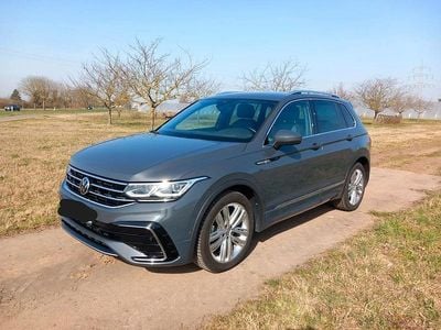 Gebraucht VW Tiguan R-line 150 PS (110 kW) 2021 Grau SUV
