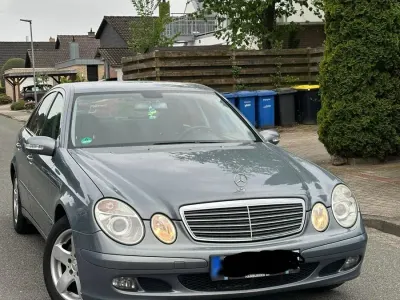 Gebraucht Mercedes E200 140 PS (102 kW) 2005 Grau Limousine