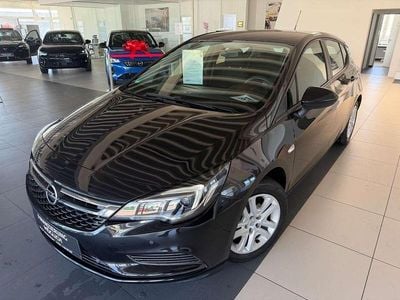 Gebraucht Opel Astra Edition 105 PS (77 kW) 2015 Schwarz Limousine