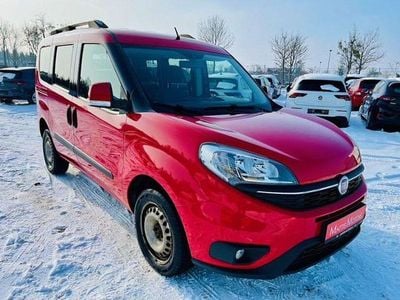 Rot Gebraucht 2016 Fiat Doblò Lounge Van / Kleinbus | 9.900 € (Fairer Preis)