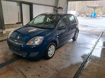Gebraucht Ford Fiesta 69 PS (50 kW) 2008 Blau Kleinwagen