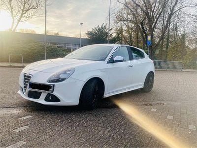 Gebraucht Alfa Romeo Giulietta 170 PS (125 kW) 2012 Weiß Kleinwagen