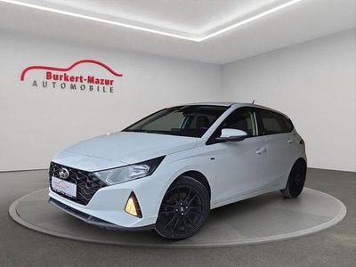 Gebraucht Hyundai i20 Select 101 PS (74 kW) 2021 Weiß Kleinwagen
