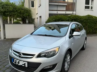 Gebraucht Opel Astra 140 PS (102 kW) 2013 Silber Kombi