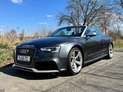 Usado Audi RS5 Sport 450 HP (330 kW) 2013 Cinzento Cabrios