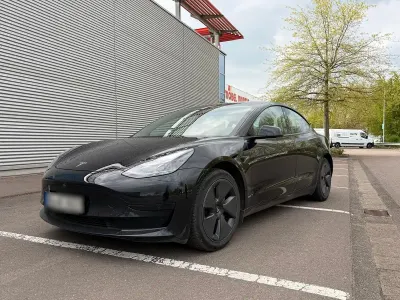 Usata Tesla Model 3 RWD 208 kW (283 CV) 2022 Nero Berlina