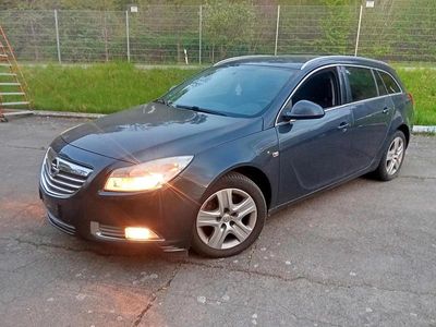 Usado Opel Insignia Design Edition 160 HP (117 kW) 2011 Azul Carrinha