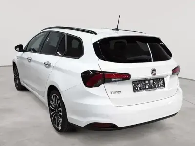 Gebraucht Fiat Tipo Business 131 PS (96 kW) 2022 Gelato weiß Kombi