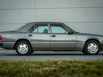 Gebraucht Mercedes E230 132 PS (97 kW) 1991 Grau Limousine