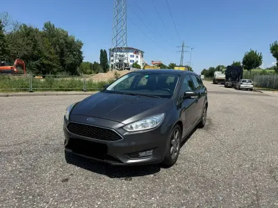 Gebraucht Ford Focus Business Edition 120 PS (88 kW) 2018 Grau Limousine
