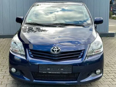 Gebraucht Toyota Verso Life 150 PS (110 kW) 2010 Blau Van / Kleinbus