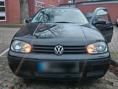 Gebraucht VW Golf IV 75 PS (55 kW) 2002 Schwarz Kleinwagen