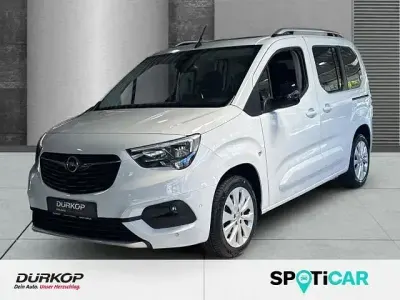 Gebraucht Opel Combo Life Ultimate 131 PS (96 kW) 2023 Weiß Van / Kleinbus