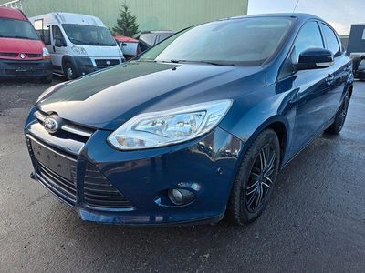 Gebraucht Ford Focus 101 PS (74 kW) 2013 Blau Limousine