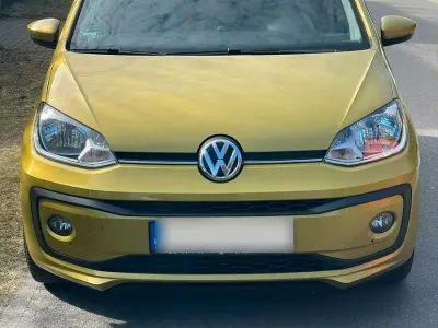 Używany VW up! 55 KM (40 kW) 2017 Złoty Hatchback