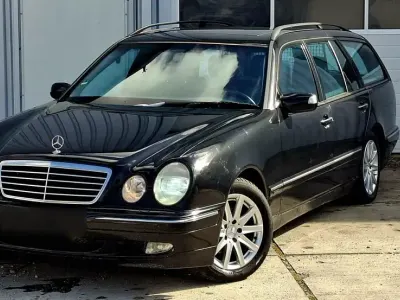 Gebraucht Mercedes E240 Avantgarde 170 PS (125 kW) 2002 Schwarz Kombi