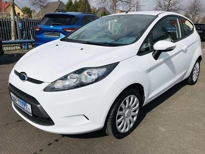 Gebraucht Ford Fiesta Trend 60 PS (44 kW) 2010 Weiß Kleinwagen