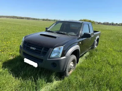 Second-hand Isuzu D-Max 136 CP (100 kW) 2008 Negru Pickup
