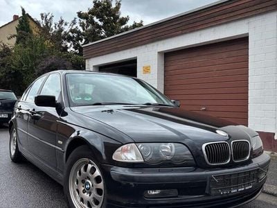 BMW 323