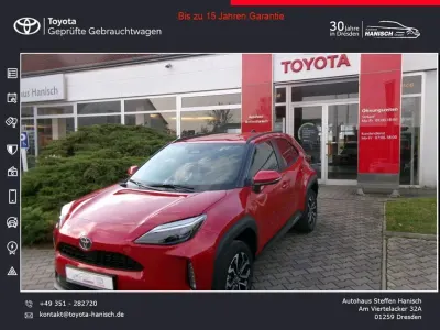 Neu Toyota Yaris Cross 131 PS (96 kW) 2025 Rot SUV