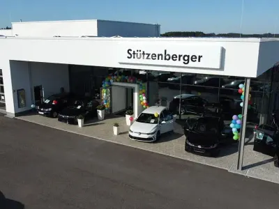 Gebraucht VW Multivan Style 150 PS (110 kW) 2025 Grau Van / Kleinbus
