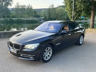 Gebraucht BMW 750 Exclusive 381 PS (280 kW) 2015 Grau Limousine
