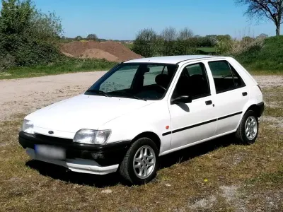 Gebraucht Ford Fiesta 60 PS (44 kW) 1995 Weiß Kleinwagen