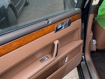 Second-hand VW Phaeton 245 CP (180 kW) 2015 Negru Berlinǎ