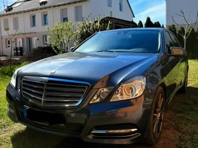 Gebraucht Mercedes 220 Avantgarde 170 PS (125 kW) 2011 Grau Limousine