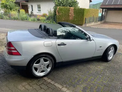 Gebraucht Mercedes SLK230 193 PS (141 kW) 1999 Silber Cabrio