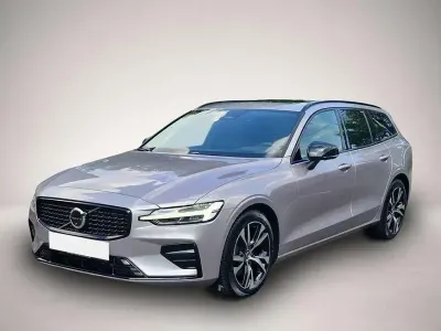 Gebraucht Volvo V60 Plus 197 PS (144 kW) 2025 Manufacturer Kombi