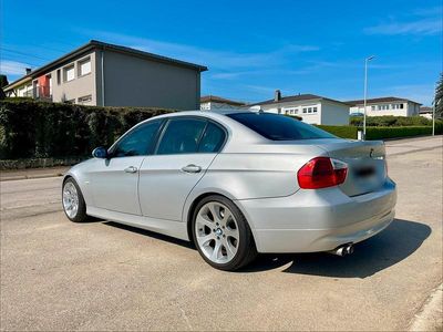 Second-hand BMW 325 Luxury Line 197 CP (144 kW) 2007 Argintiu Berlinǎ