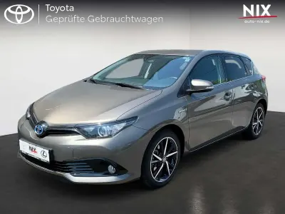 Gebraucht Toyota Auris Hybrid Team 122 PS (89 kW) 2019 Braun Limousine