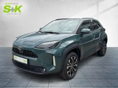 Neu Toyota Yaris Cross 131 PS (96 kW) 2026 Ever rest green metallic SUV