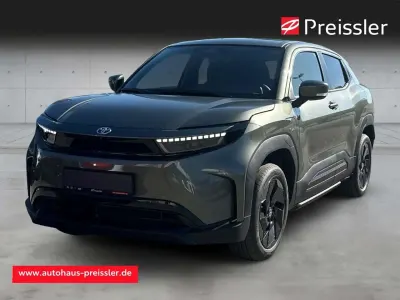 Nuova Toyota Urban Cruiser 128 kW (175 CV) 2026 Verde SUV