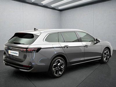 Gebraucht VW Passat 150 PS (110 kW) 2024 Grau Kombi