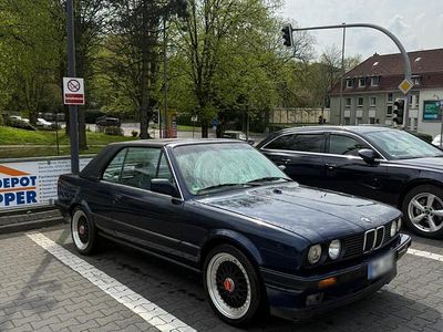 Gebraucht BMW 325 Cabriolet 170 PS (125 kW) 1992 Blau Cabrio