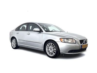 Usado Volvo S40 Comfort 116 HP (85 kW) 2010 Cinzento Sedan
