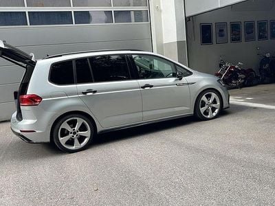 Silber Gebraucht 2016 VW Touran R-line Van / Kleinbus | 15.200 € (Guter Preis)